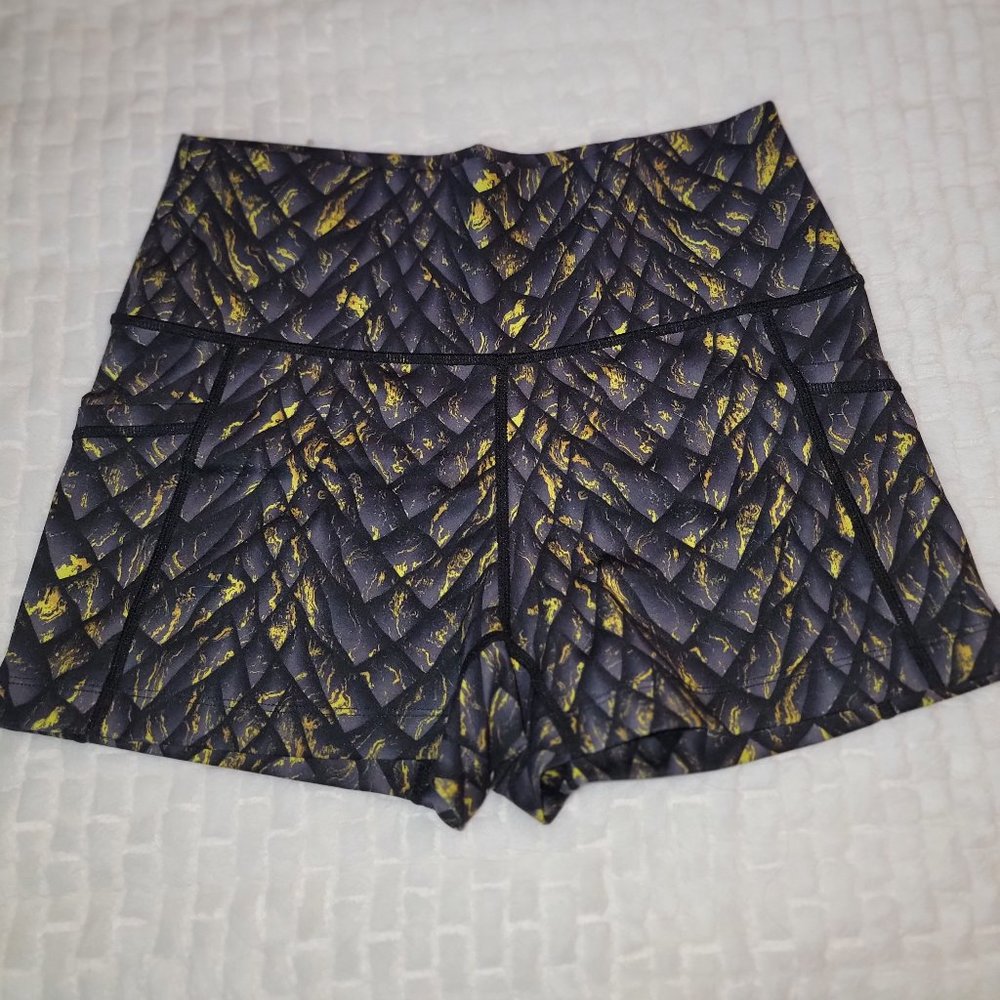 Yellow Dawn Snake CVG 2.5" Shorts
